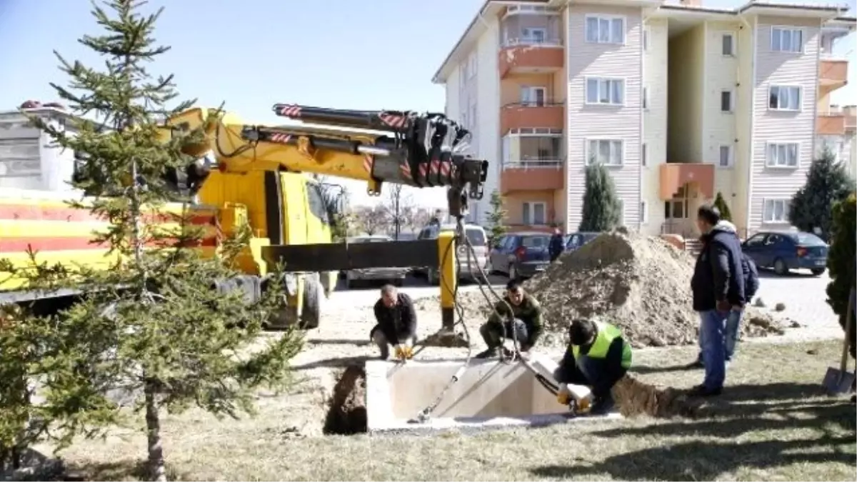 Vadişehir\'de Çöp Konteynerleri Yer Altına Alındı