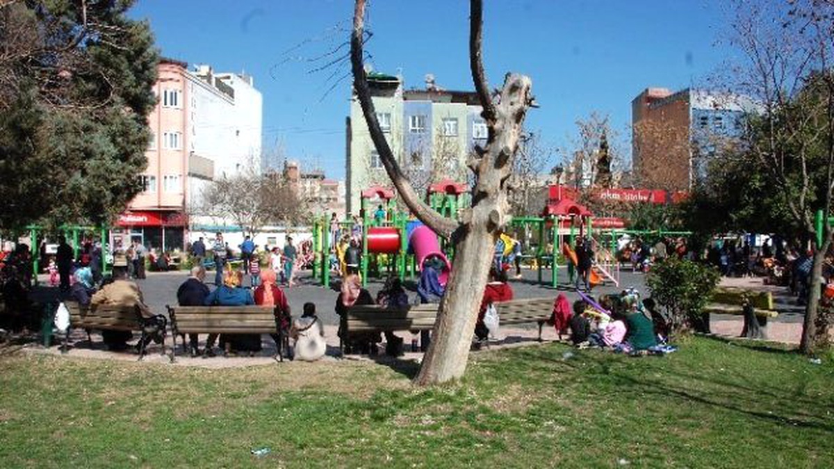 Vatandaşlar Güneşli Havanın Tadını Çıkardı