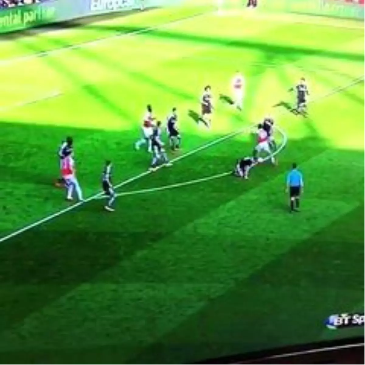 Welbeck Gol Üstüne Gol Kaçırdı!