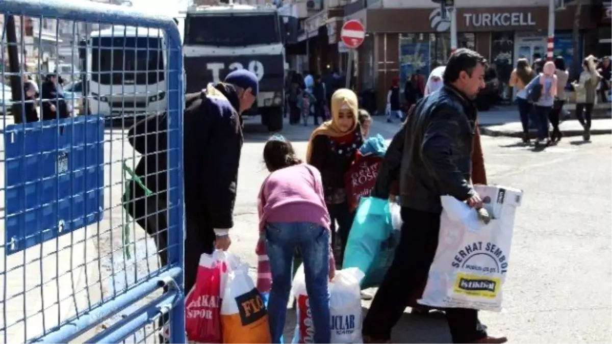 Yasağın Kalktığı Mahalle ve Sokaklardan Göç Devam Ediyor