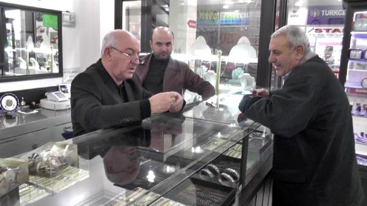 40 Yıldır Saat Tamir Ediyor