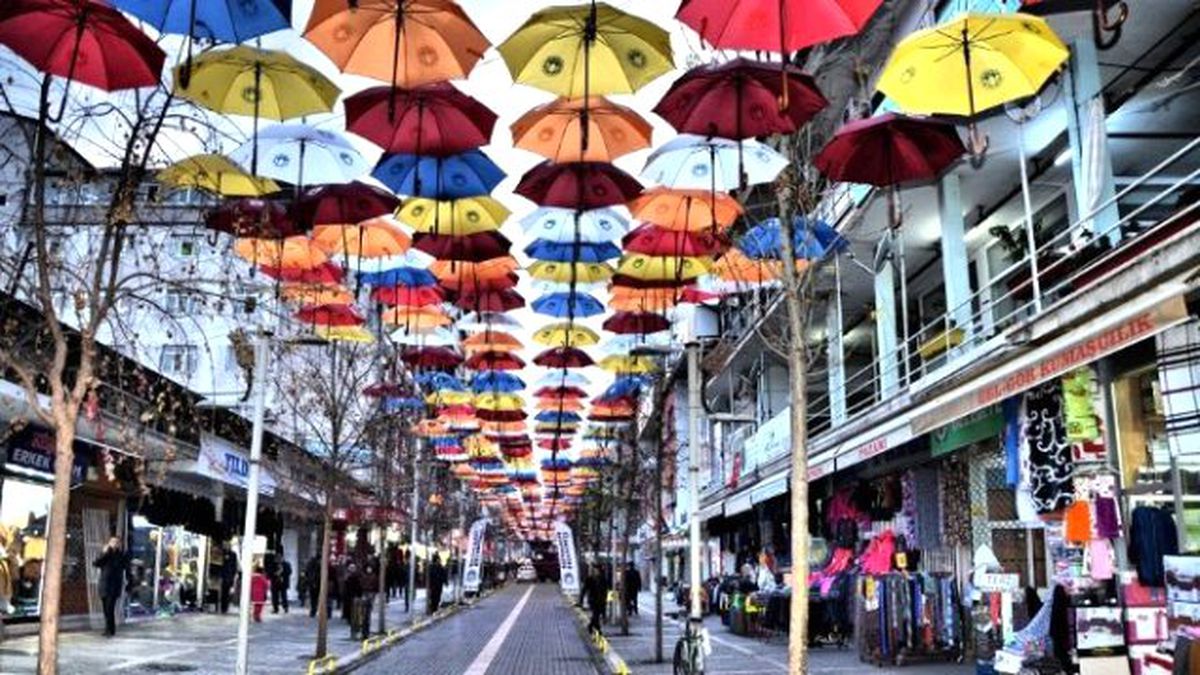 Aksaray'da Şemsiyeli Sokak Çalışması Başlıyor