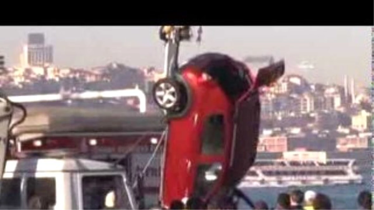 Arabalı Vapurdaki Otomobil Denize Düştü: 1 Ölü, 3 Yaralı