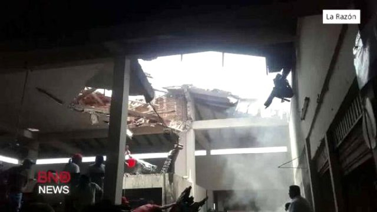 Bolivya\'da Uçak Pazar Yerine Çakıldı: 7 Ölü, 15 Yaralı