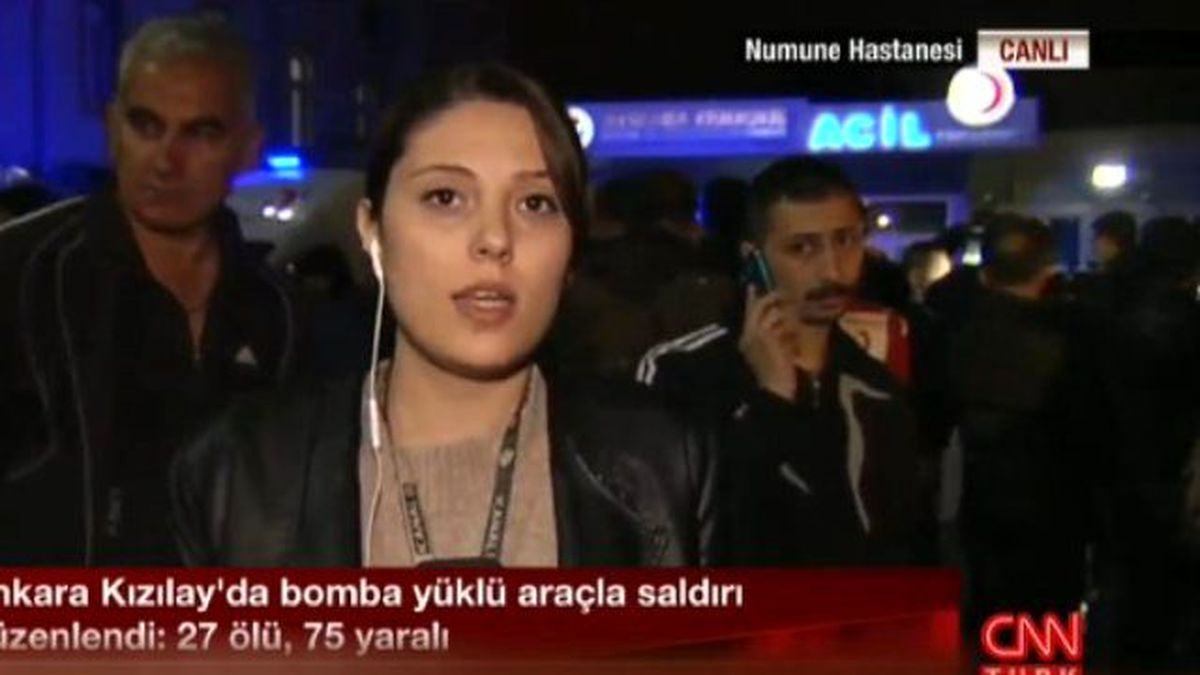 CNN Türk'te Katliam Haberi Varken Kameraya El Salladılar