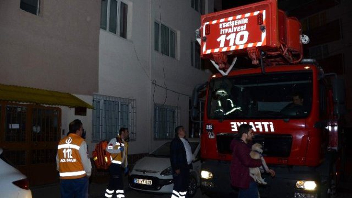 Eskişehir\'de Kız Apartında Yangın