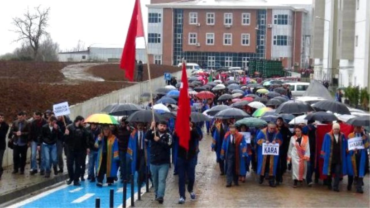 Giresun Üniversitesi\'nde Ankara Saldırısı Protesto Edildi