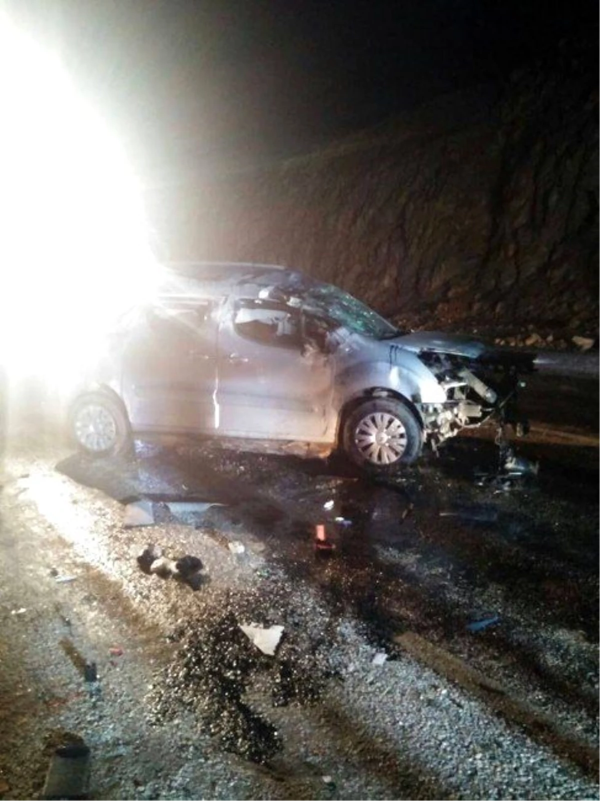 Gölpazarı\'nda Otomobil Takla Attı, 2 Kişi Yaralandı