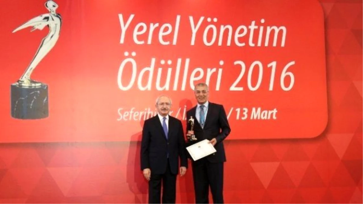 Mezitli Belediyesi\'nin Kadın Üretici Pazarı\'na Sodem\'den \'Yılın Projesi\' Ödülü