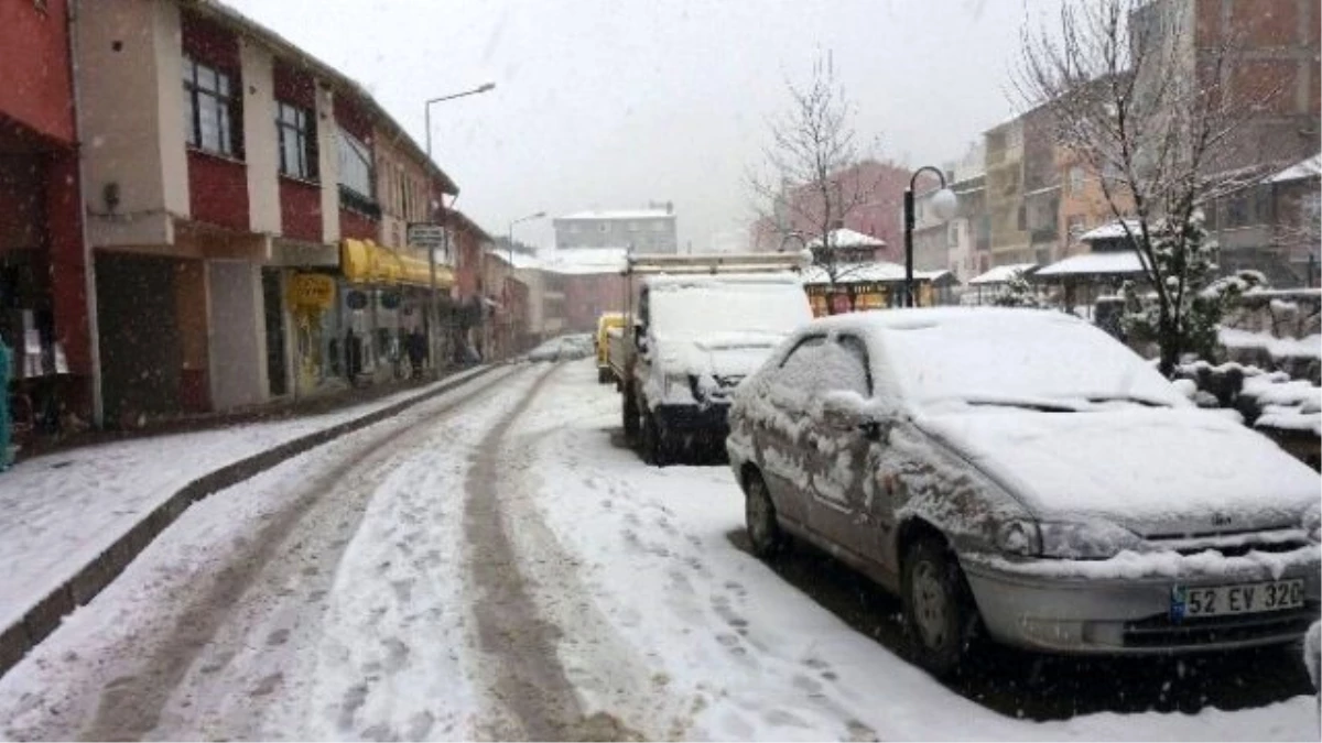 Yüksek Kesimler Beyaza Büründü