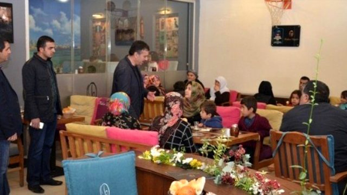 Yüksekova ve Cizre\'den Gelen Ailelere Kahvaltı