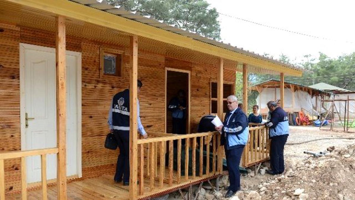 Adrasan\'da Kaçak Yapılar Mühürlendi