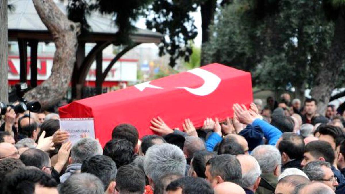 Ankara\'daki Patlamada Ölen Başmüfettiş Toprağa Verildi