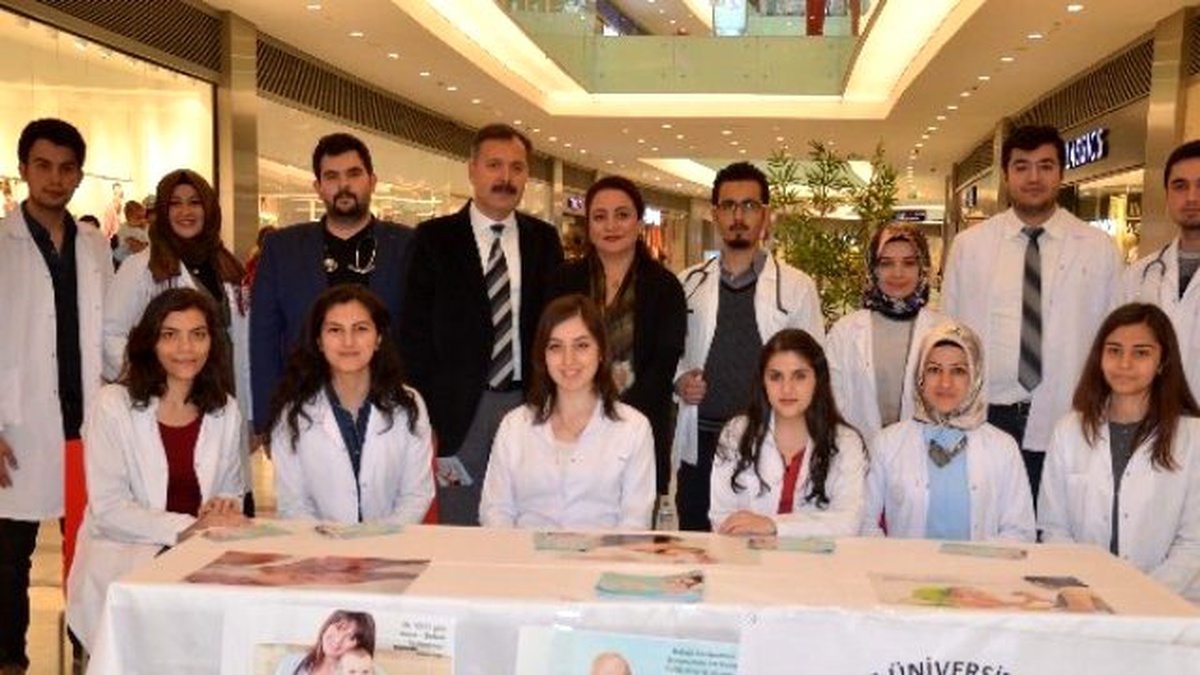 Anne ve Bebek Beslenmesi Bilgilendirme Standı Park Afyon\'da