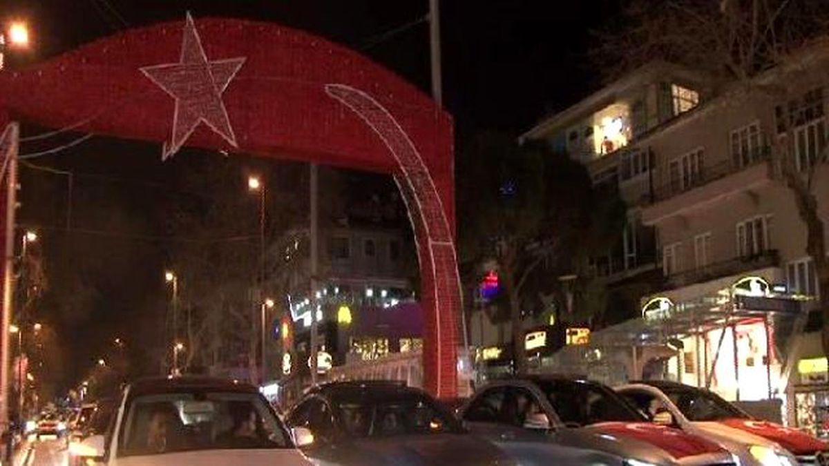 Bağdat Caddesi\'nde Teröre Tepki Konvoyu