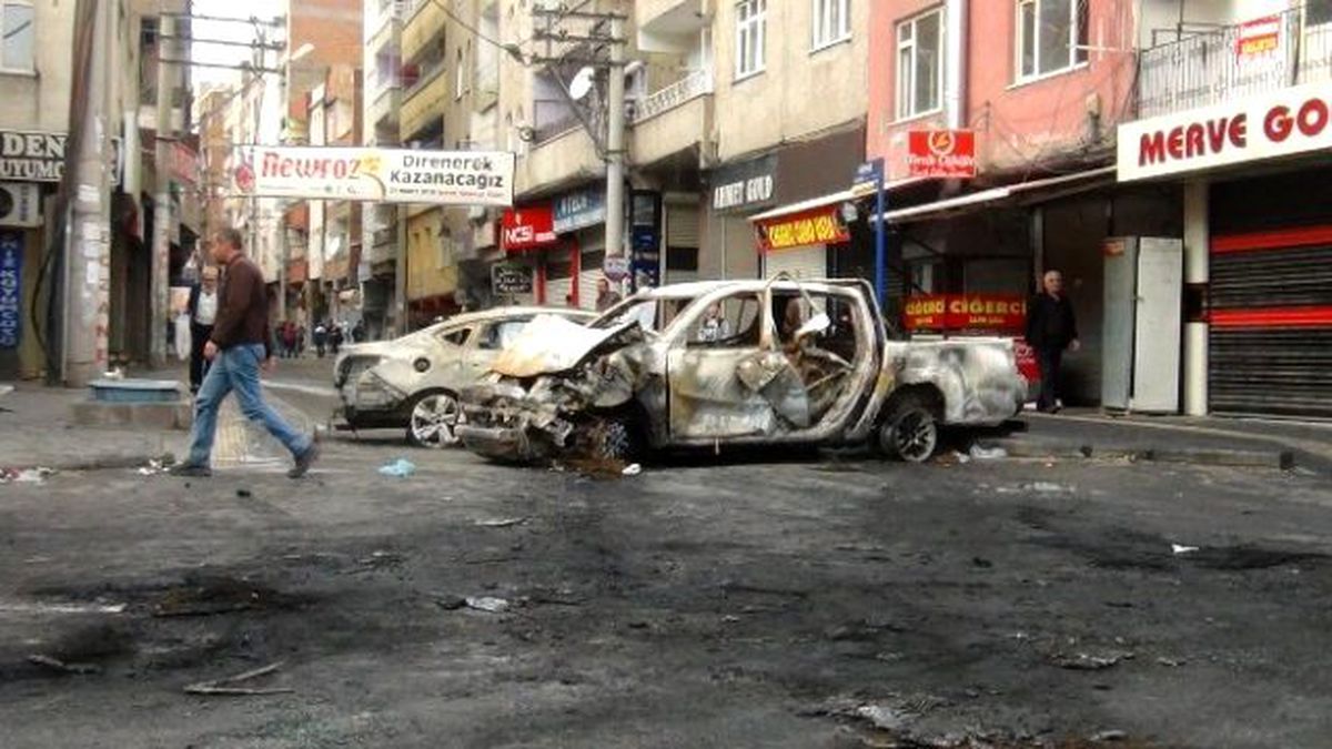 Bağlar, Araba Mezarlığına Döndü