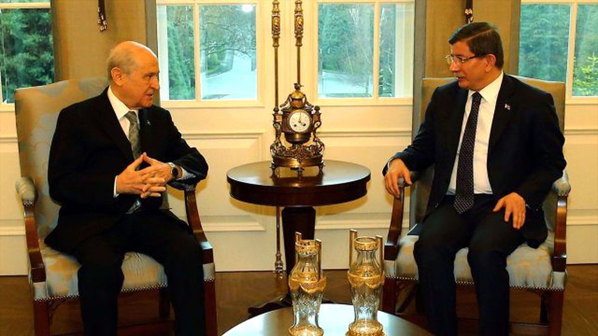 Bahçeli, Başbakan Davutoğlu'ndan OHAL İstedi