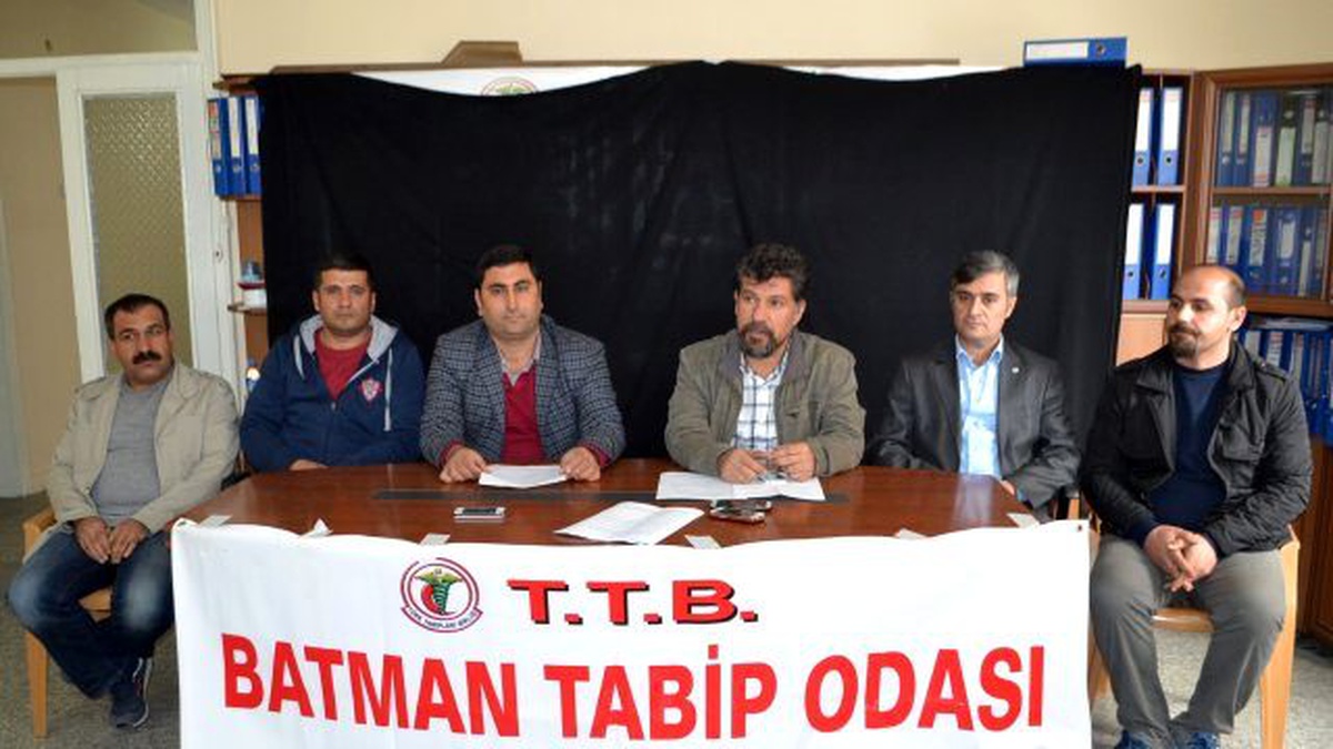 Batmanlı Sağlıkçılar Tıp Bayramını Kutlamadı