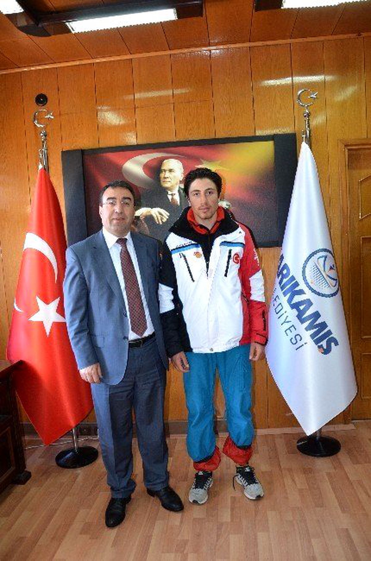 Belediye Başkanı Toksoy\'dan, Başarılı Milli Sporcuya Ödül