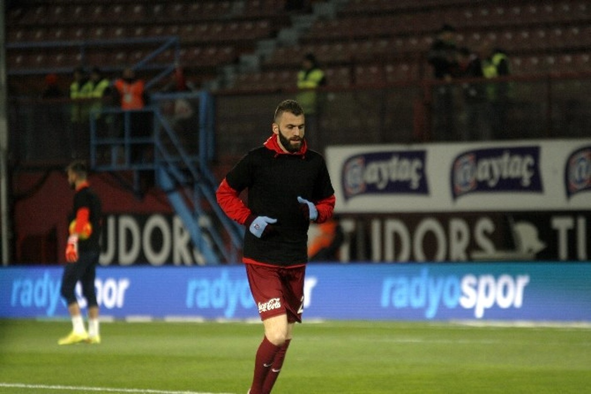 Beşiktaş Isınmaya \'Ankara\'yazılı Siyah Tişort ile Çıktı