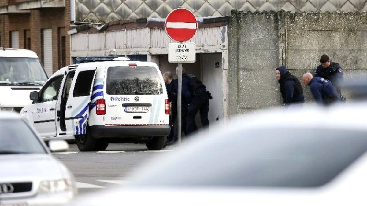 Brüksel\'de Terör Operasyonu: 3 Polis Yaralı