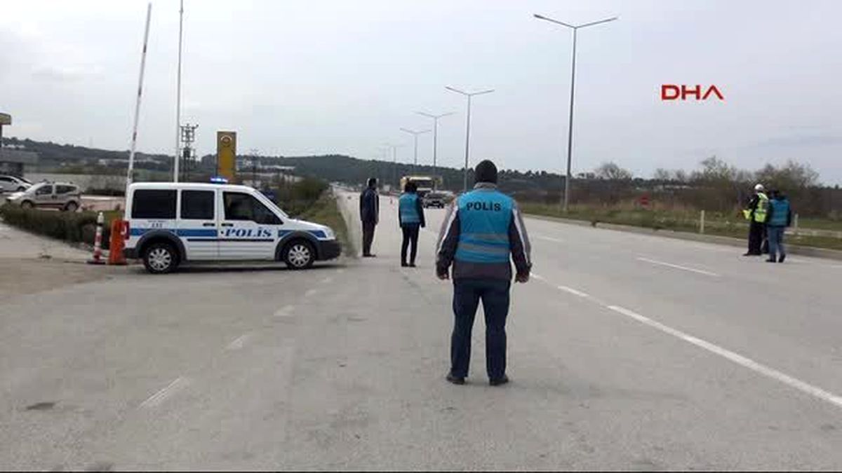 Çanakkale\'de 18 Mart Öncesi K-9 Köpeğiyle Araç Kontrolü