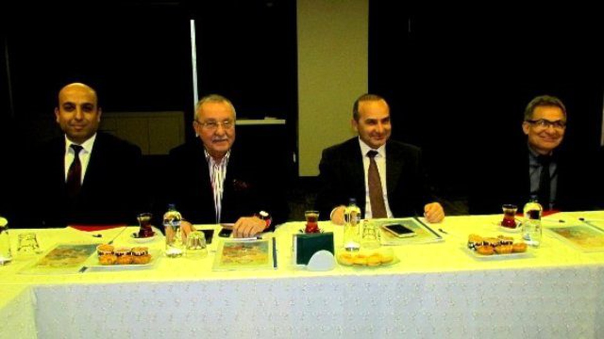 Çeşme İlçesi Genç Şefler Aşçılık Şampiyonası\'na Hazırlanıyor
