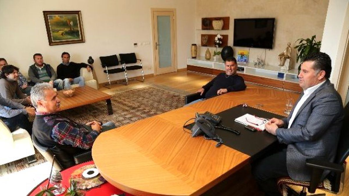Denizciler Derneğinin Yeni Yönetimden Başkan Kocadon\'a Ziyaret