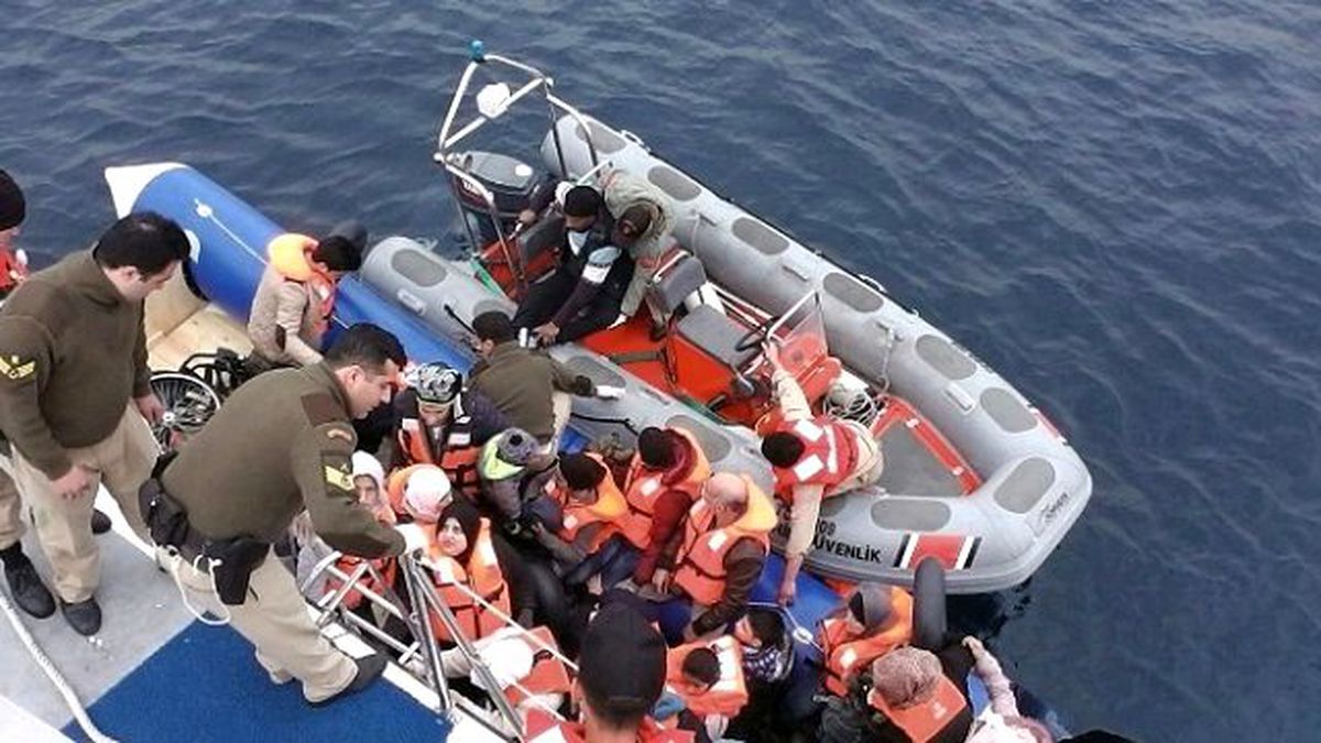 Ege\'de 15 Günde 4 Bin 471 Mülteci Yakalandı, 29 Kişi Hayatını Kaybetti