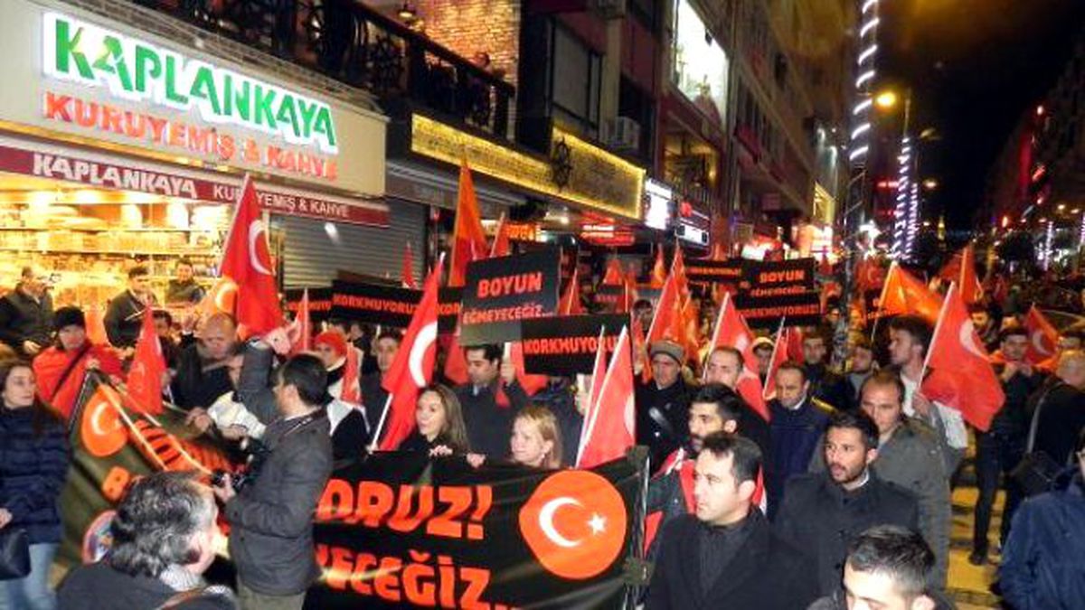 Eğitimciler Teröre Karşı Yürüdü