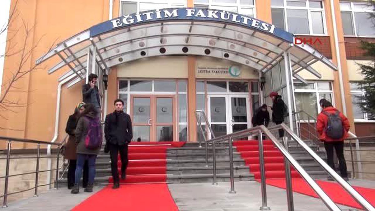 Eskişehir Ankara\'daki Bombalı Saldırıda Ölen Üniversiteli Kerim Eskişehir\'de Anıldı