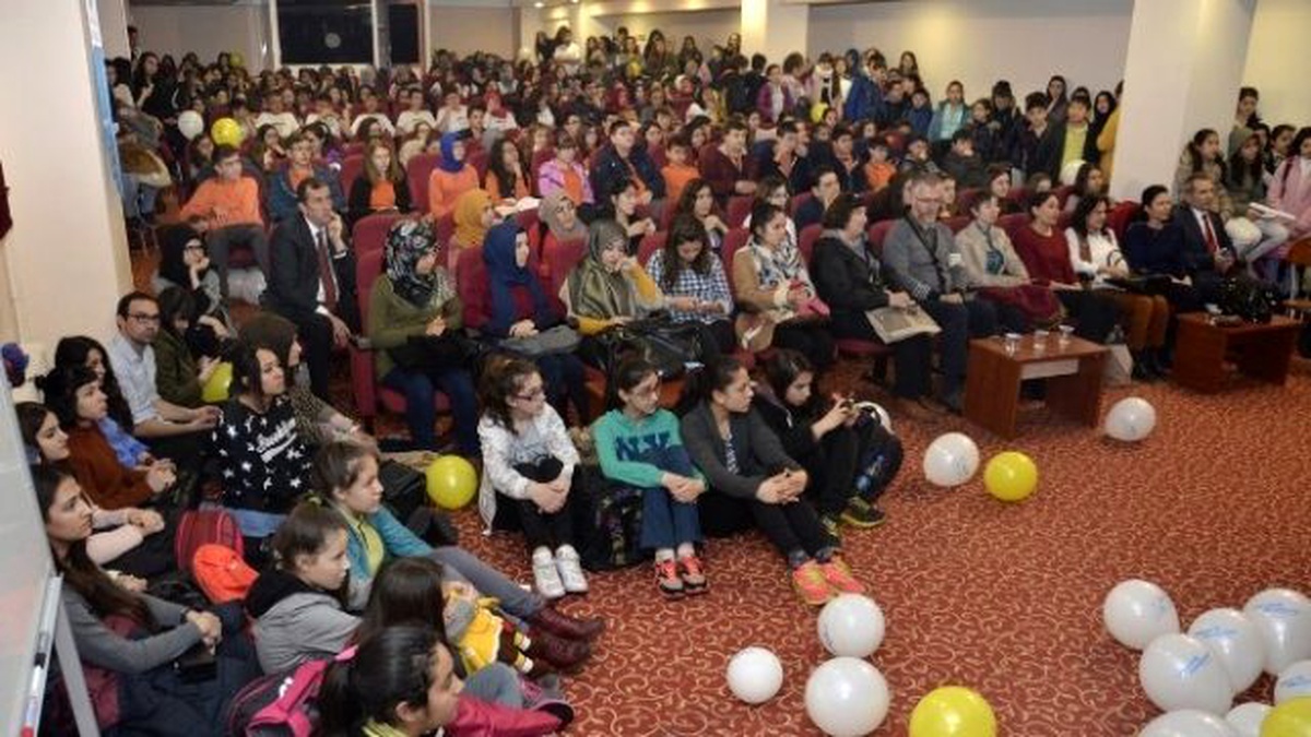 Esogü\'de Dünya Pi Günü Etkinliği Düzenlendi