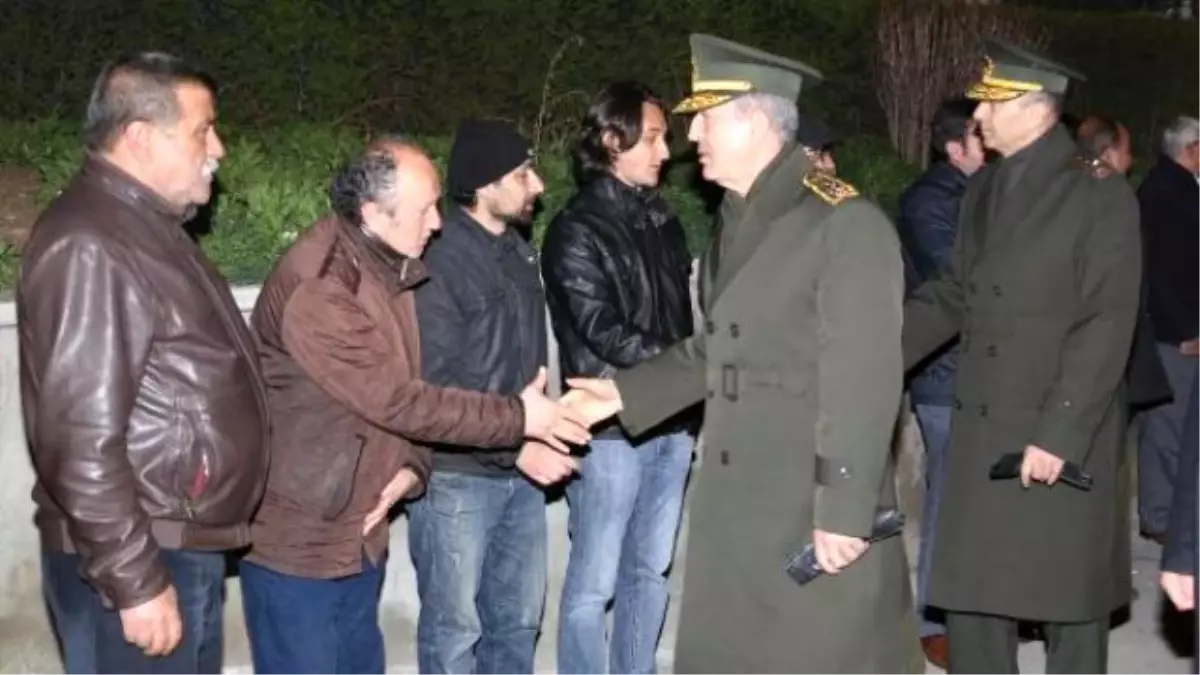 Genelkurmay Başkanı ve Kuvvet Komutanlarından Şehit Gülünay'ın Evine Taziye Ziyareti