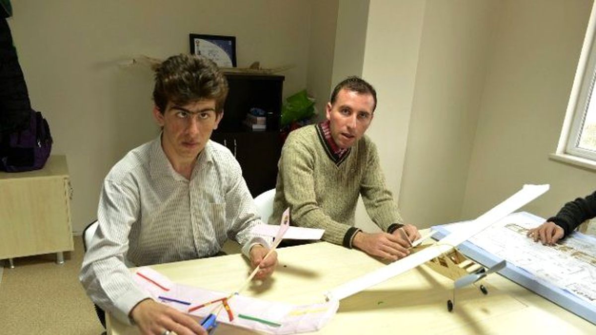 Gökyüzünde Engel Yok"