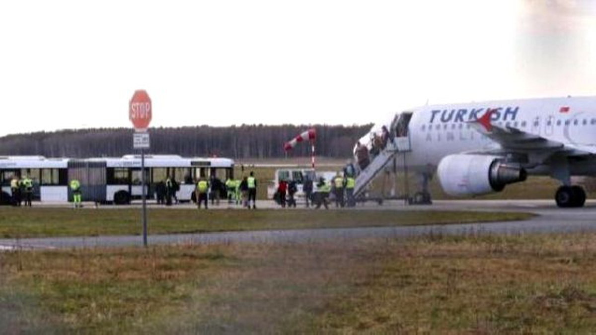 Hannover Havalimanı Yeniden Uçuşa Açıldı