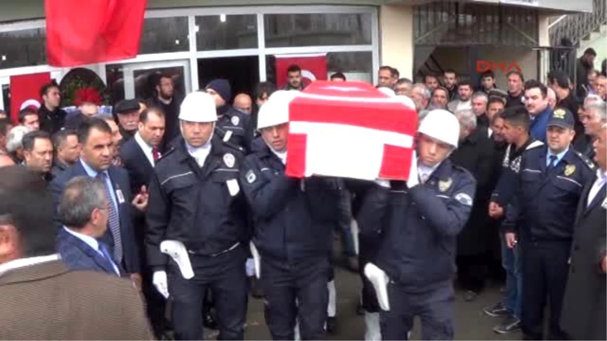 Ankara\'daki Patlamada Şehit Olan Polis Memuru, Iğdır\'da Toprağa Verildi