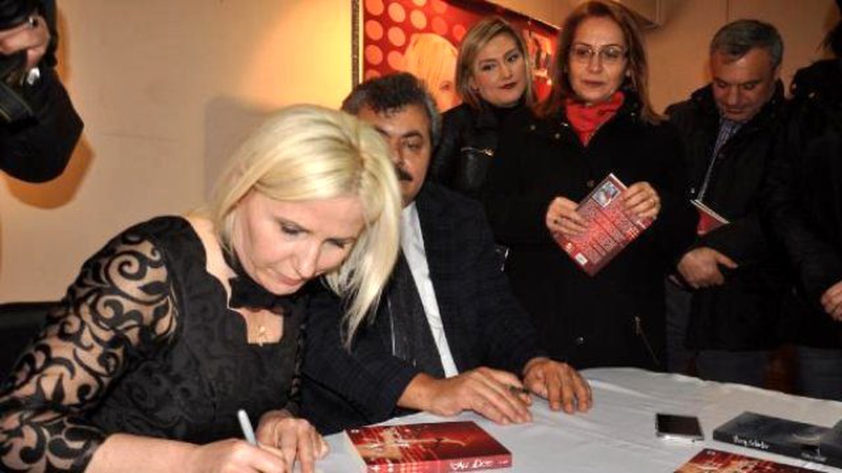 İlkokul Mezunu Yazar 3 ve 4\'üncü Kitaplarını Çıkardı