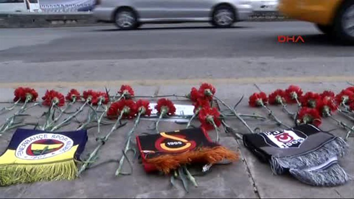 Ankara'da Karanfillerin Arasına 'Alışmıcam Kardeşim' Notu Bırakıldı