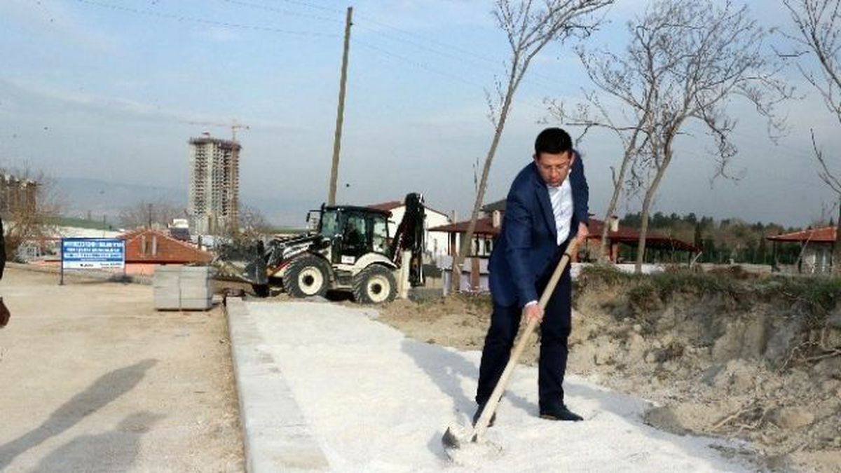 Kayalar Mahallesi\'nde Yol Çalışmaları Devam Ediyor