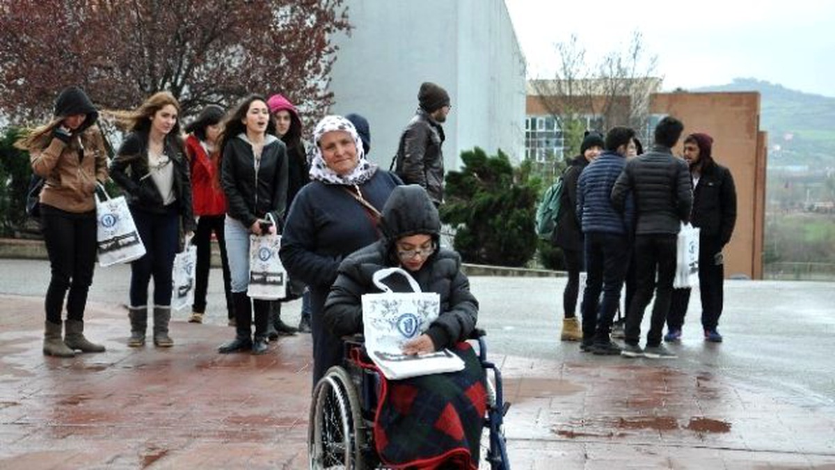 Lise Öğrencileri Bartın Üniversitesi\'ni Gezdi