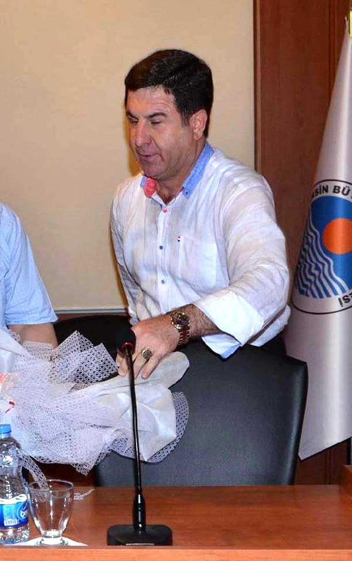 Mersin\'de İşyerine Saldırı: 2 Yaralı