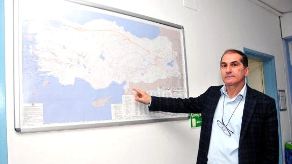 Prof. Dr. Türkmen: Kentsel Dönüşüm Alanları Deprem Gerçeğine Göre Belirlenmeli