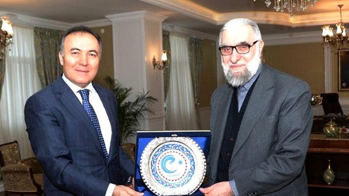 Reis-ül Hattatin Hasan Çelebi\'den, Vali Altıparmak\'a Ziyaret