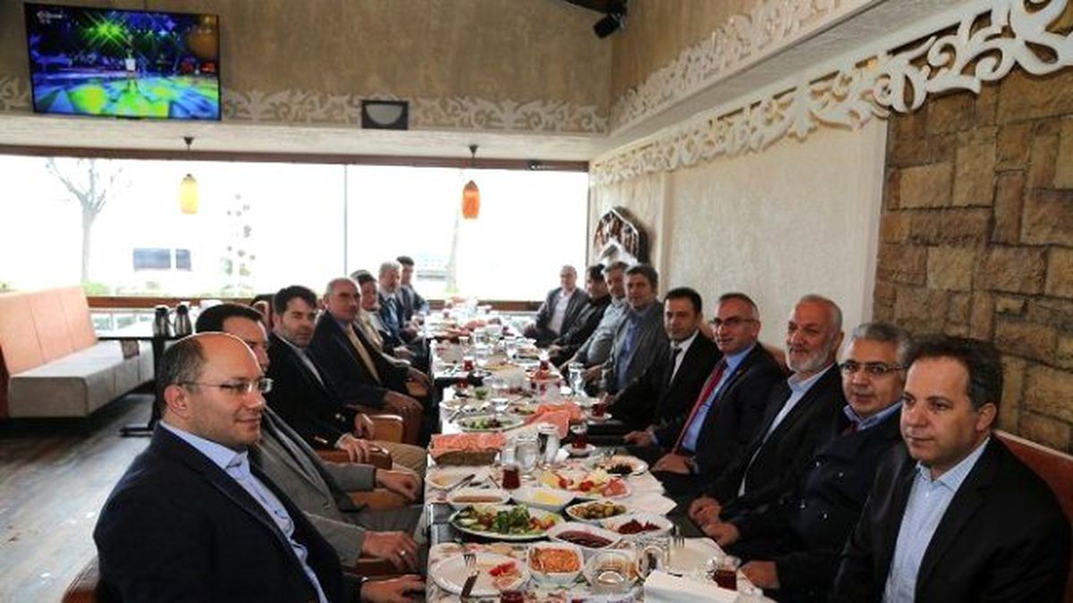 Sakarya Büyükşehir Belediyesi Daire Başkanları Sapanca\'da Bir Araya Geldi