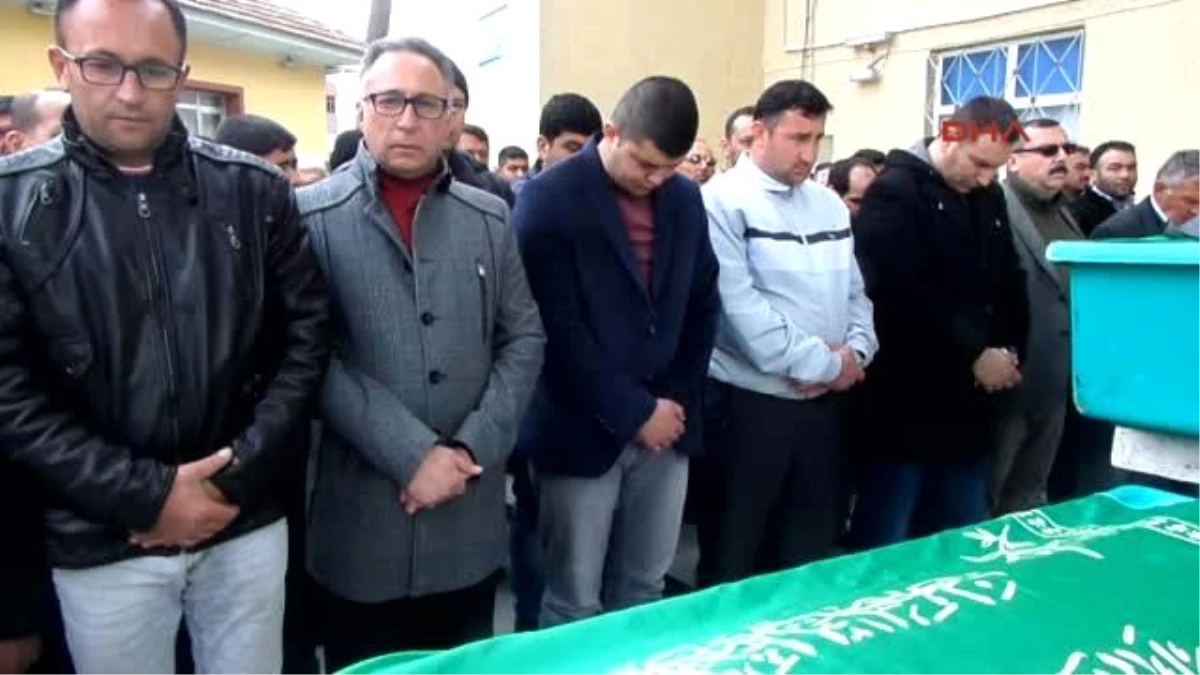Salihli\'deki Kazada Ölen 3 Kişi Alaşehir\'de Defnedildi
