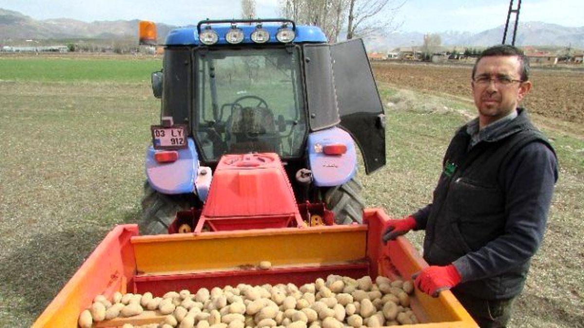 Sandıklı\'da Patates Ekimi Başladı