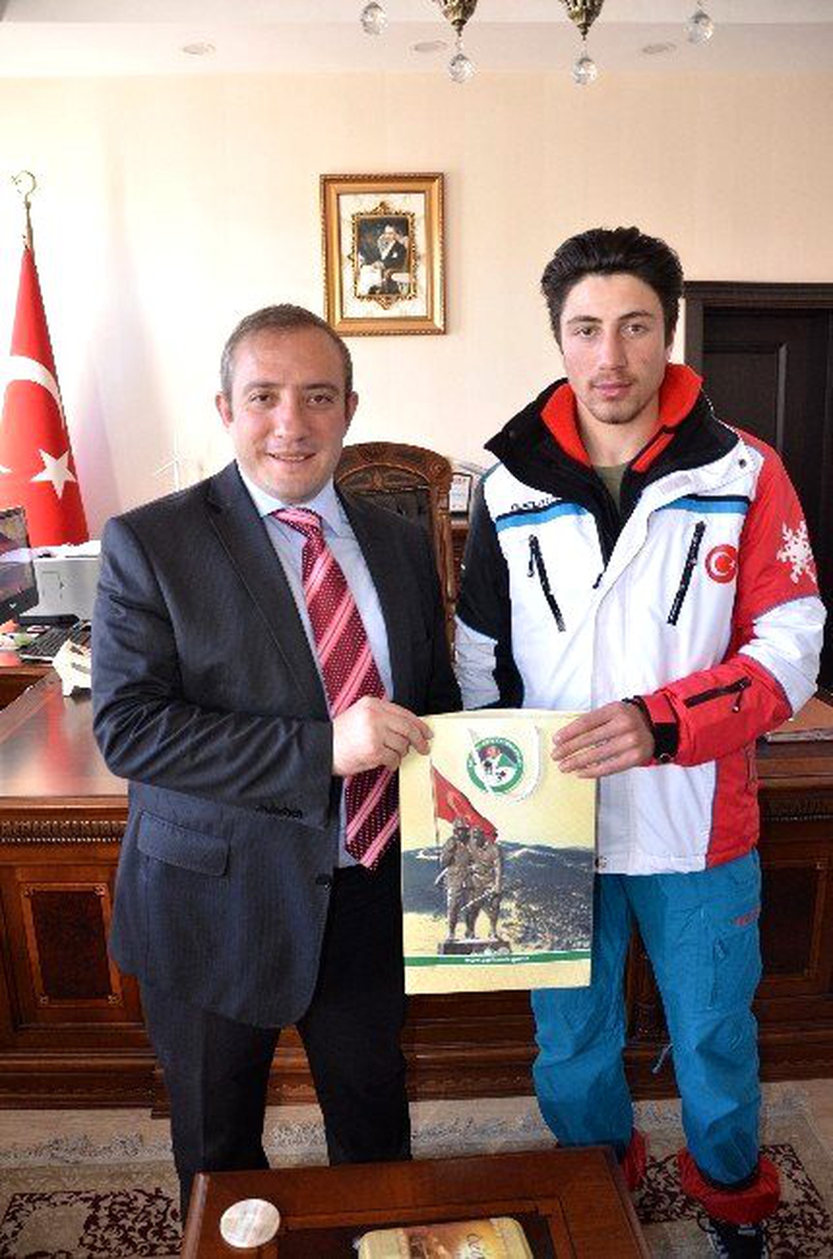 Sarıkamış Kaymakamı Karaman, Milli Sporcuyu Makamında Kabul Etti