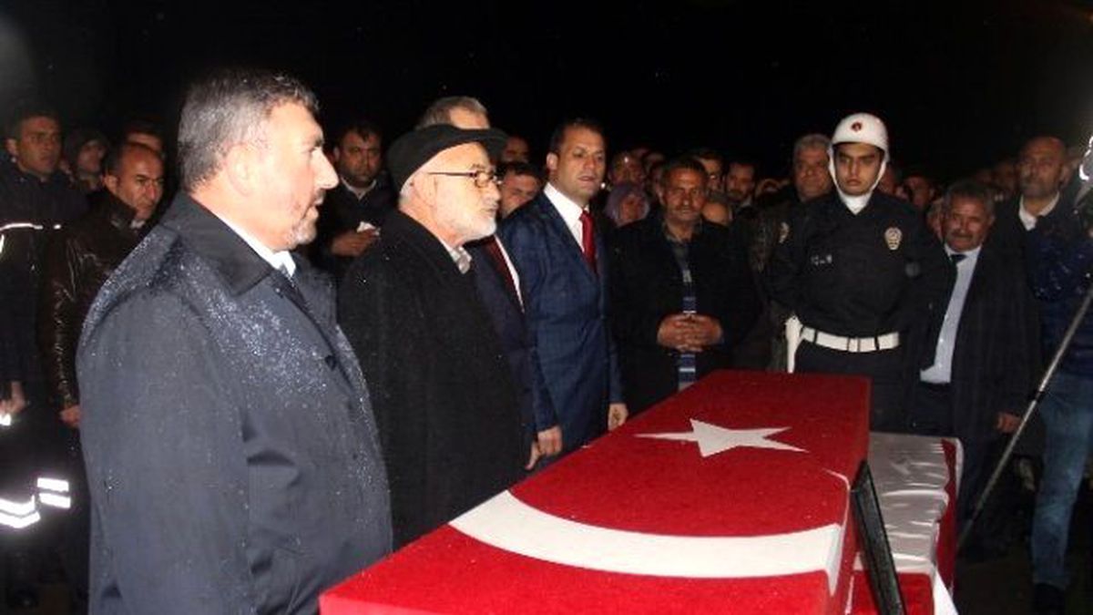 Şehit Polis Alagöz\'ün Cenazesi Iğdır\'a Getirildi