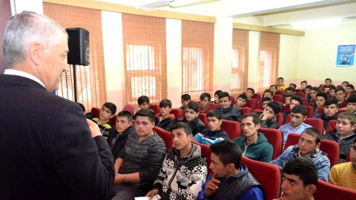 Sgk\'dan Öğrencilere Kayıt Dışı Eğitim Semineri