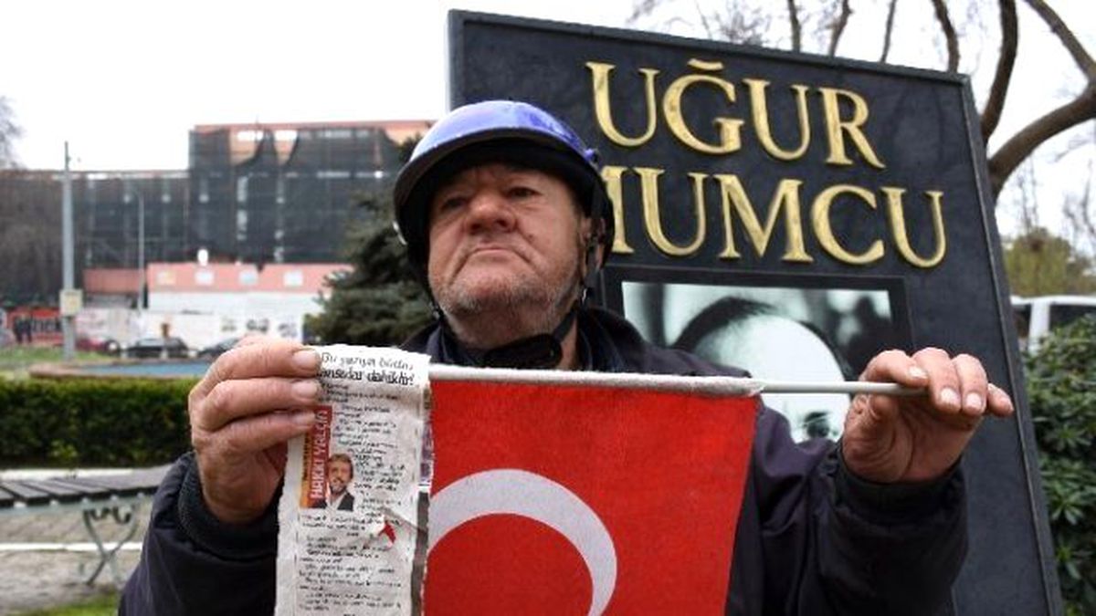 Sinoplu Vatandaştan Teröre Tek Kişilik Protesto